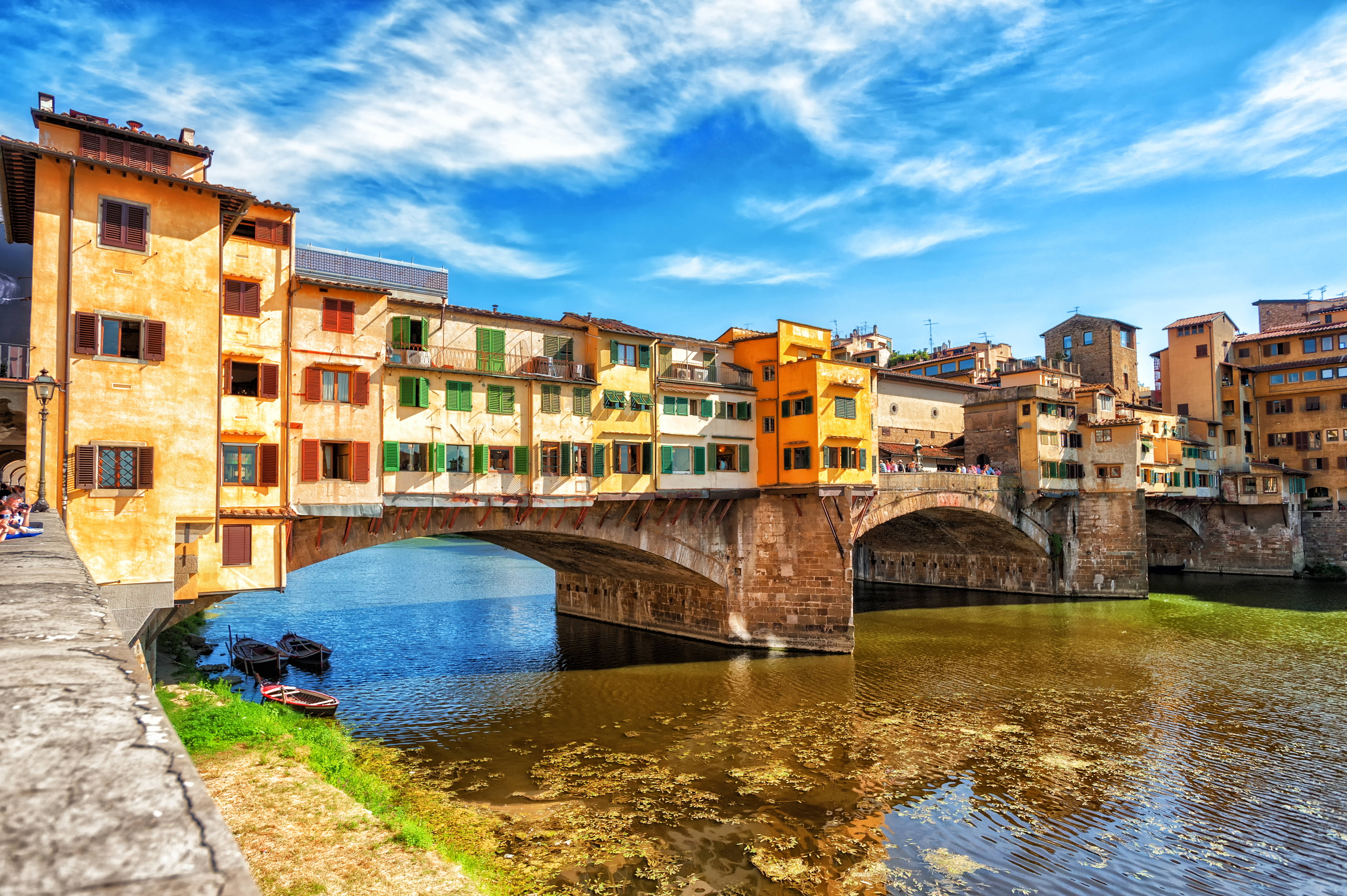 italy-florence-river-131576816