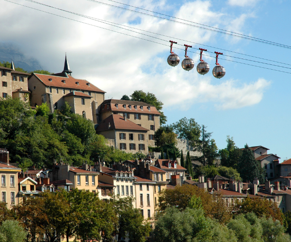 France_Grenoble_Student_Bucket_Image_600x500px_2 Experience Grenoble with API!