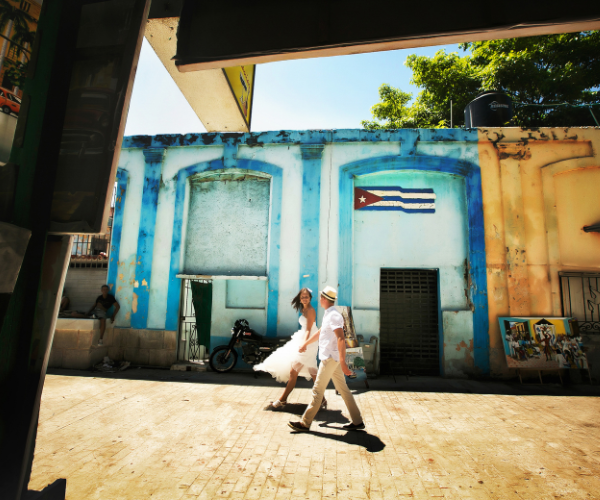 Experience Cuba with API!