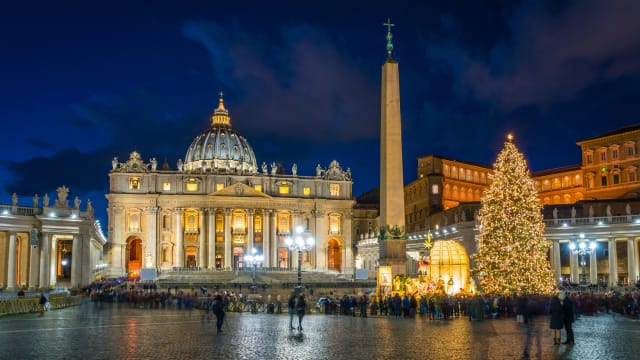 italy-rome-vatican-at-christmas-771639439_1_fxsx4p